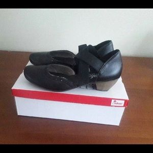 black reiker womens 8.5 shoes